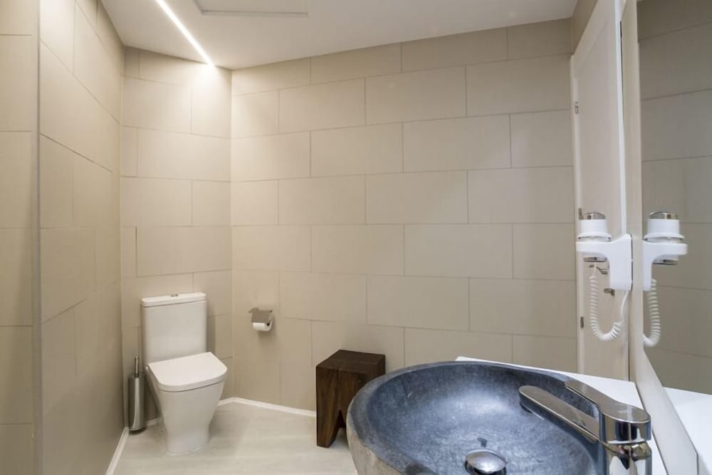 Junior Quadruple Room, Sea View - Photo 12