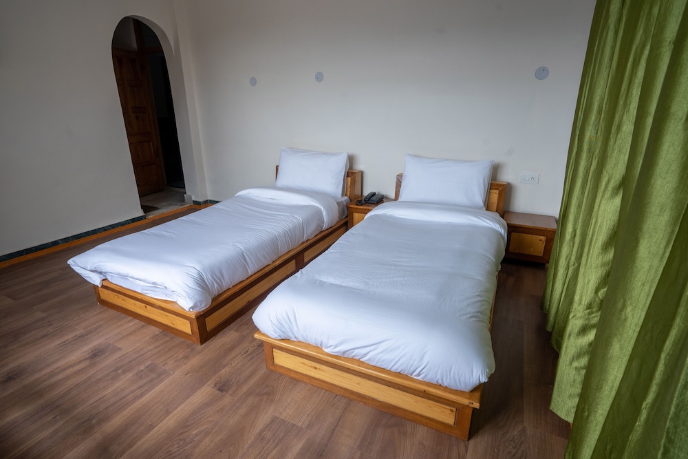 Classic Double or Twin Room, Mountain View