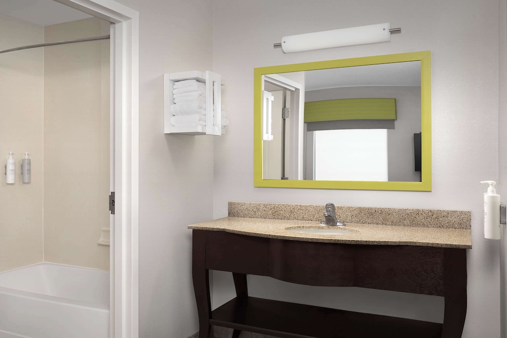 Studio Suite, Multiple Beds, Accessible (2 Queen Beds w/Sofa-Bed, Hearing Acc) - Photo 4