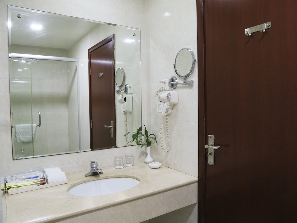 Superior Business Double Room - Photo 8