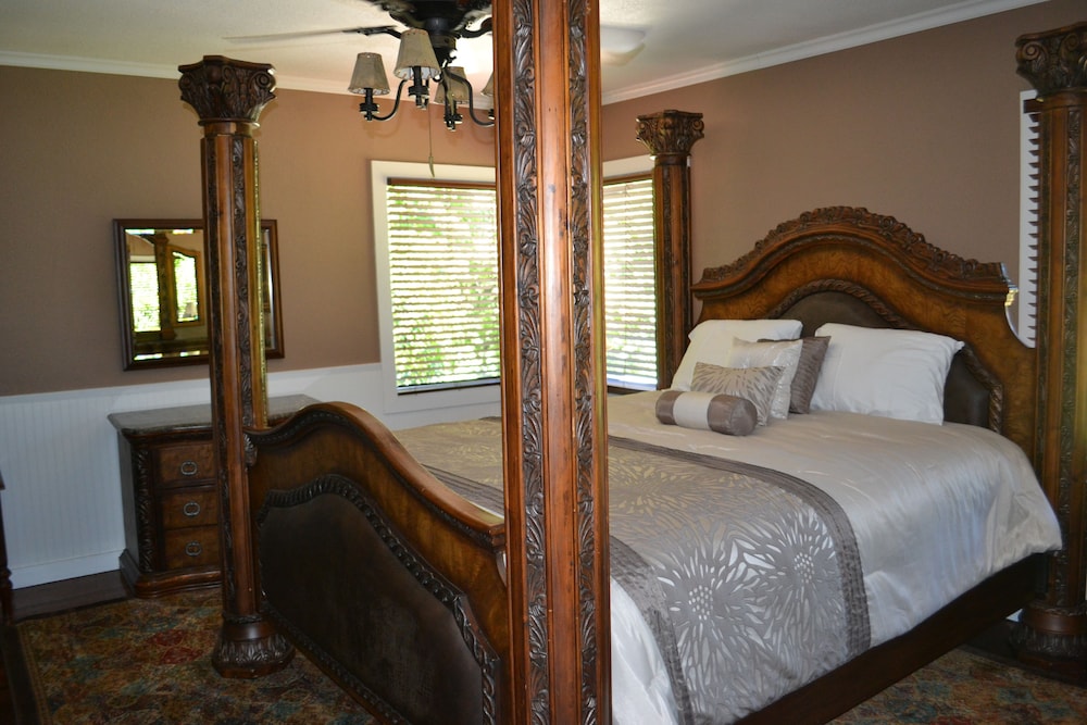 River View Suite with Kitchenette photo 2