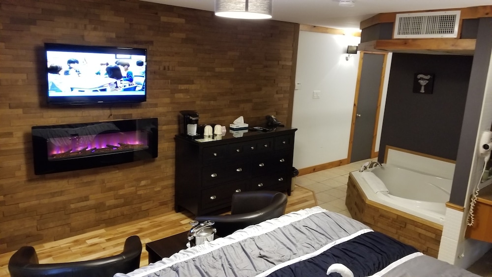 Luxury Room, 1 King Bed photo 2