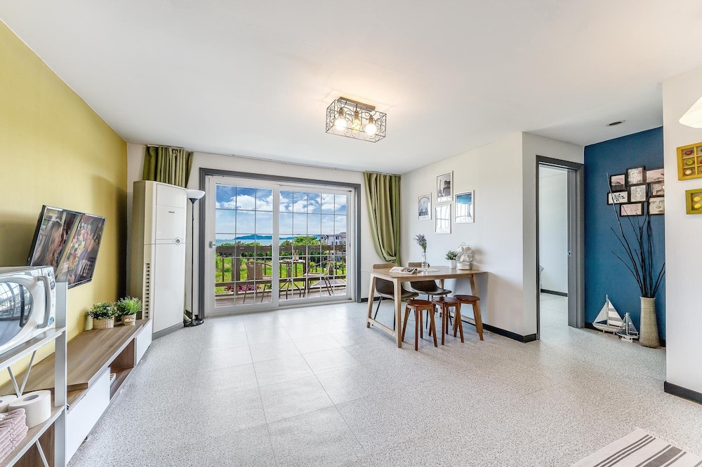 Basic Room, 2 Bedrooms (Gondalbi)