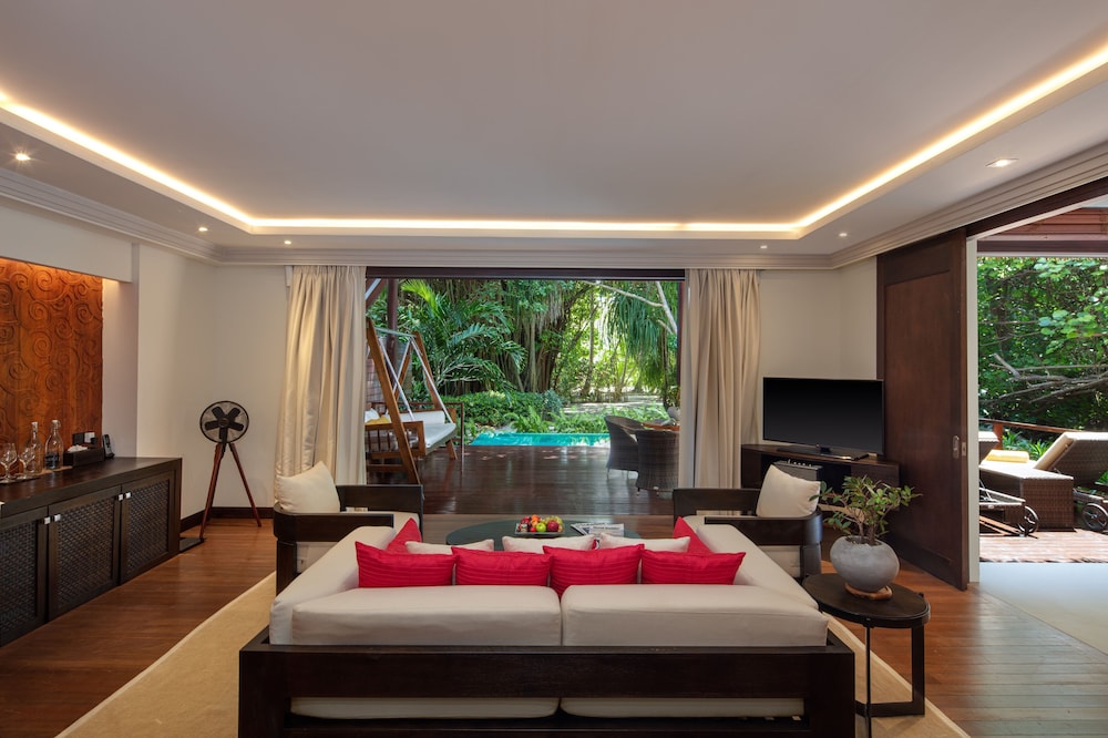 Meedhupparu Residence with Pool - Photo 8