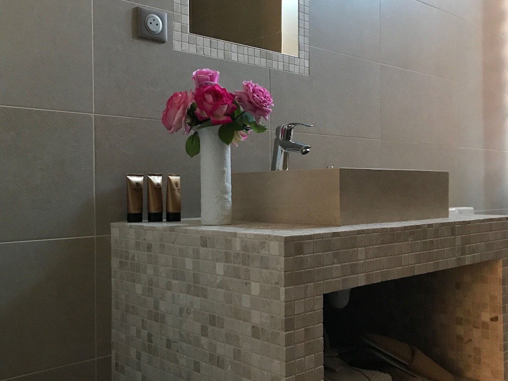 Deluxe Suite, Private Bathroom photo 2