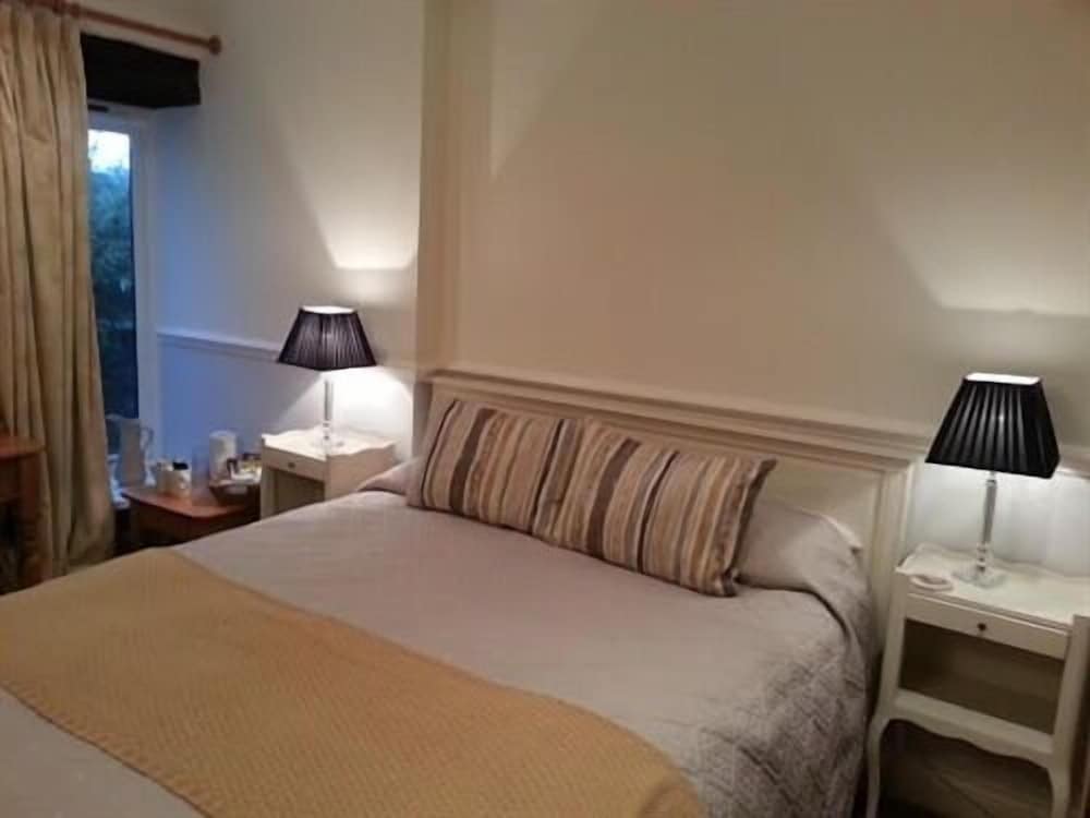 Superior Double Room, Ensuite - Photo 6