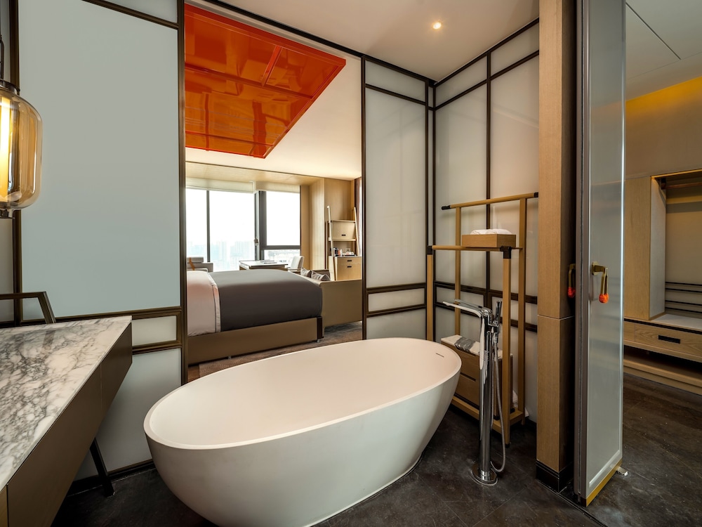 Deluxe Skyline View Room - Photo 6