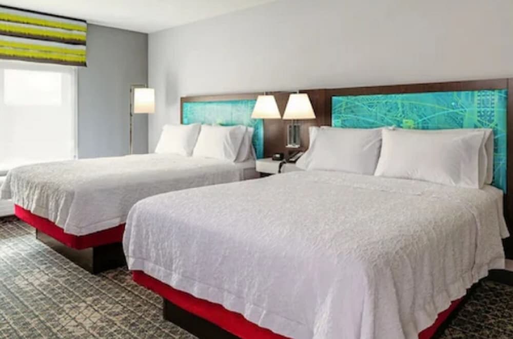 Room, 2 Queen Beds, Accessible, Non Smoking (Mobility/Hearing, Roll In Shower) - Photo 4