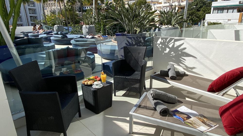 Superior Double or Twin Room, Terrace, Pool View - Photo 6