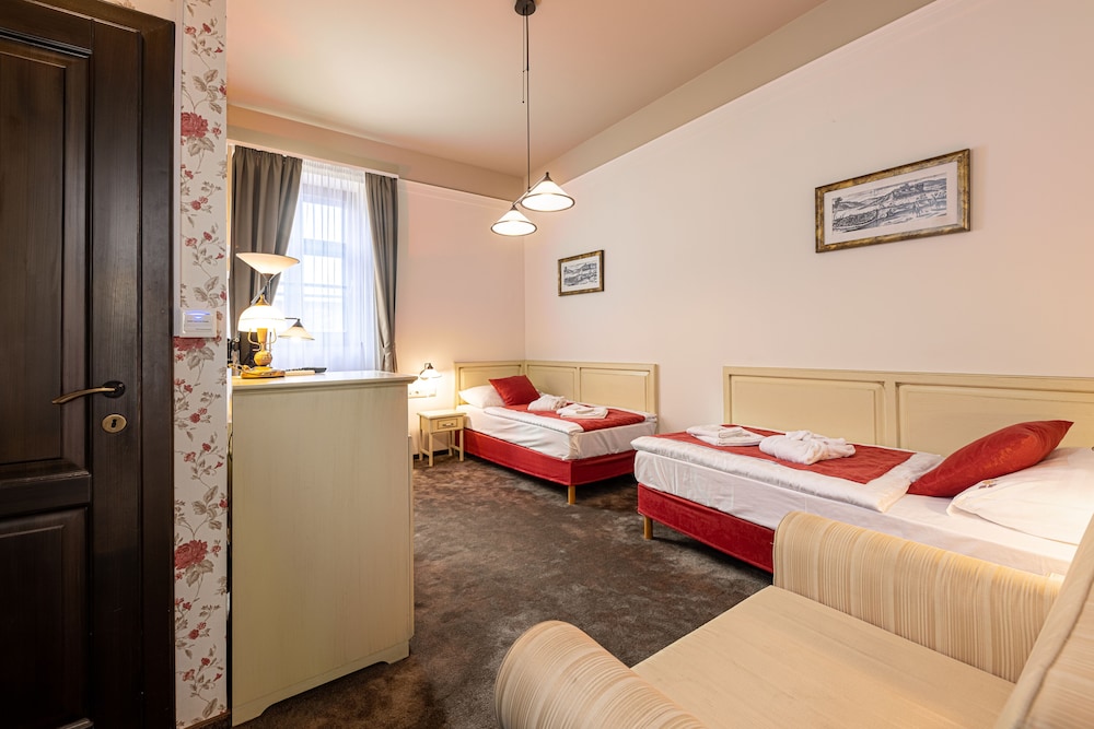 Business Twin Room photo 3