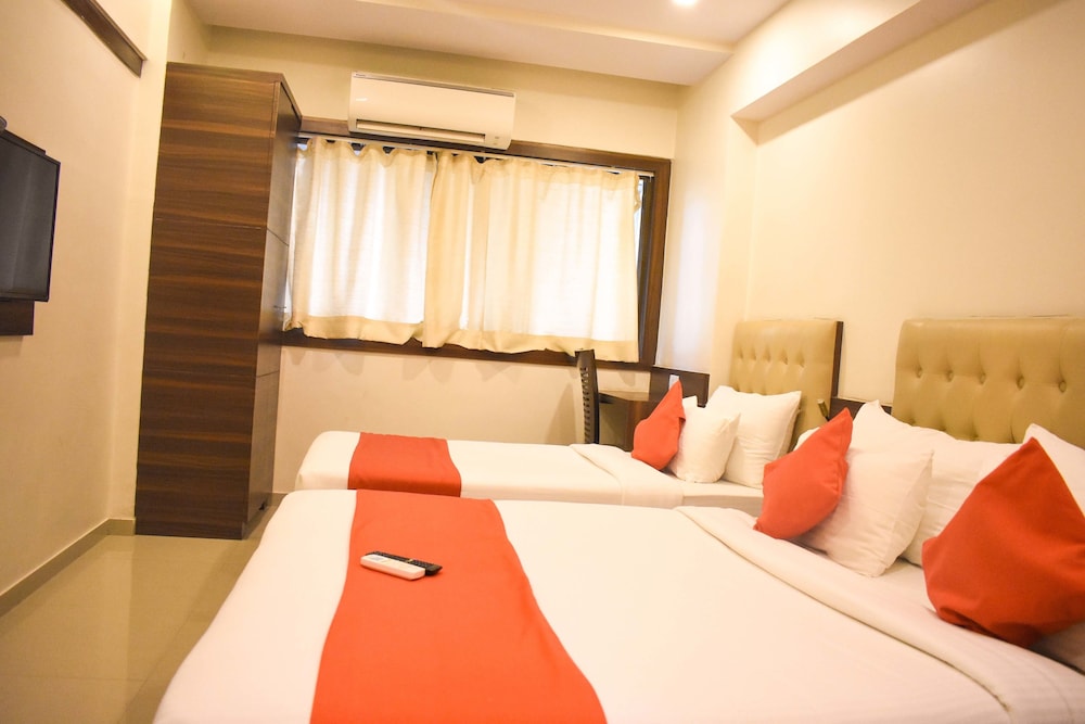 Superior Triple Bed Room - Photo 9