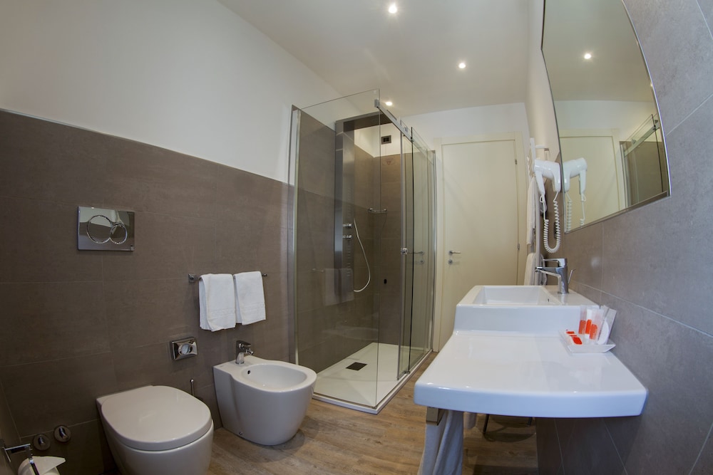 Deluxe Double Room, Sea View - Photo 9