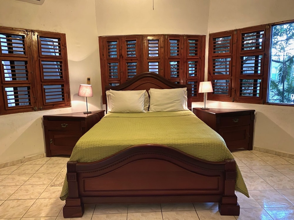 Hummingbird Suite