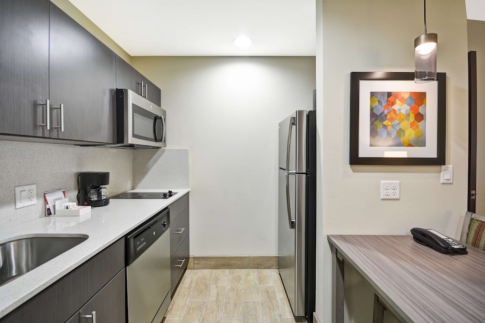 Suite, 1 King Bed, Accessible (Mobility & Hearing, Roll-in Shower)