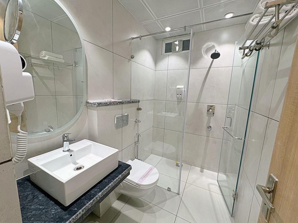 Standard Double or Twin Room, No Windows - Photo 2