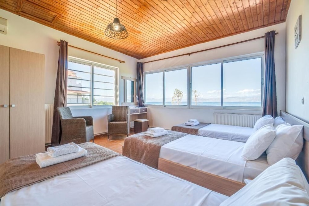 Apartment, Multiple Beds, Sea View, Beachside photo 1