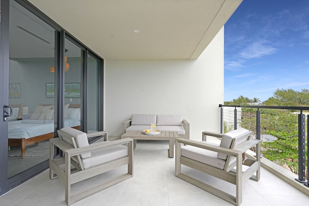 Luxury Suite photo 2