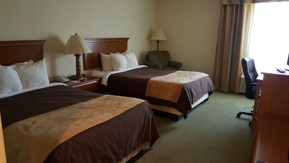 Standard Room, 2 Double Beds, Non Smoking - Photo 3