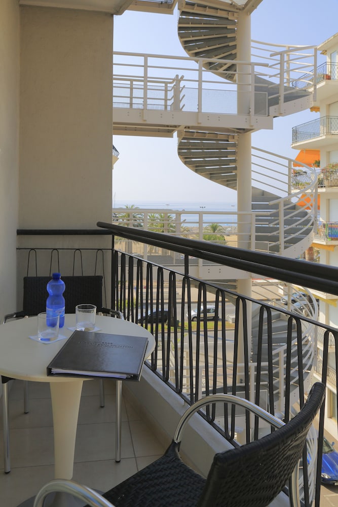 Double Room, Balcony, Garden View - Photo 8
