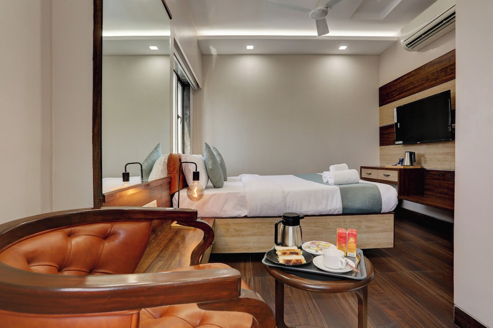 Deluxe Room - Photo 8