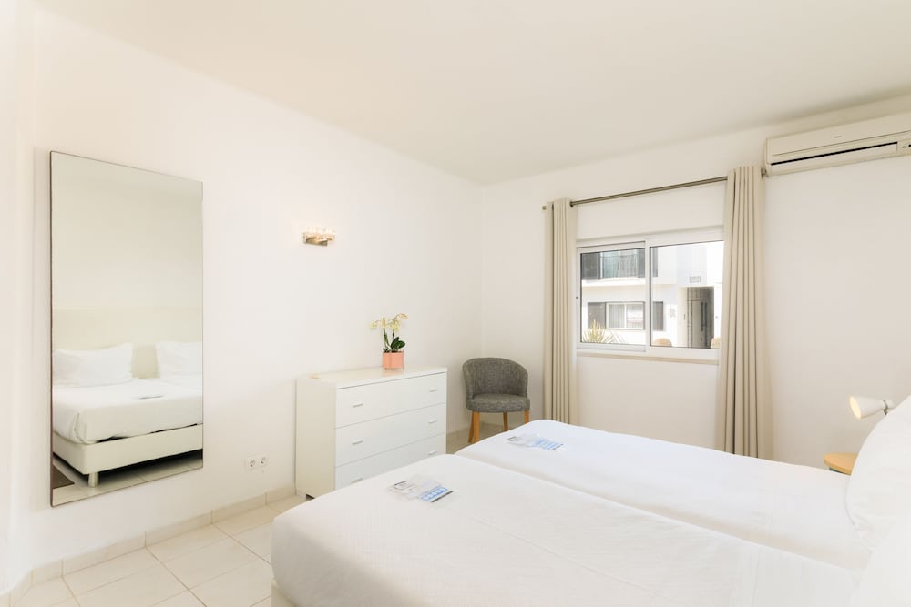 Standard Apartment, 2 Bedrooms - Photo 2