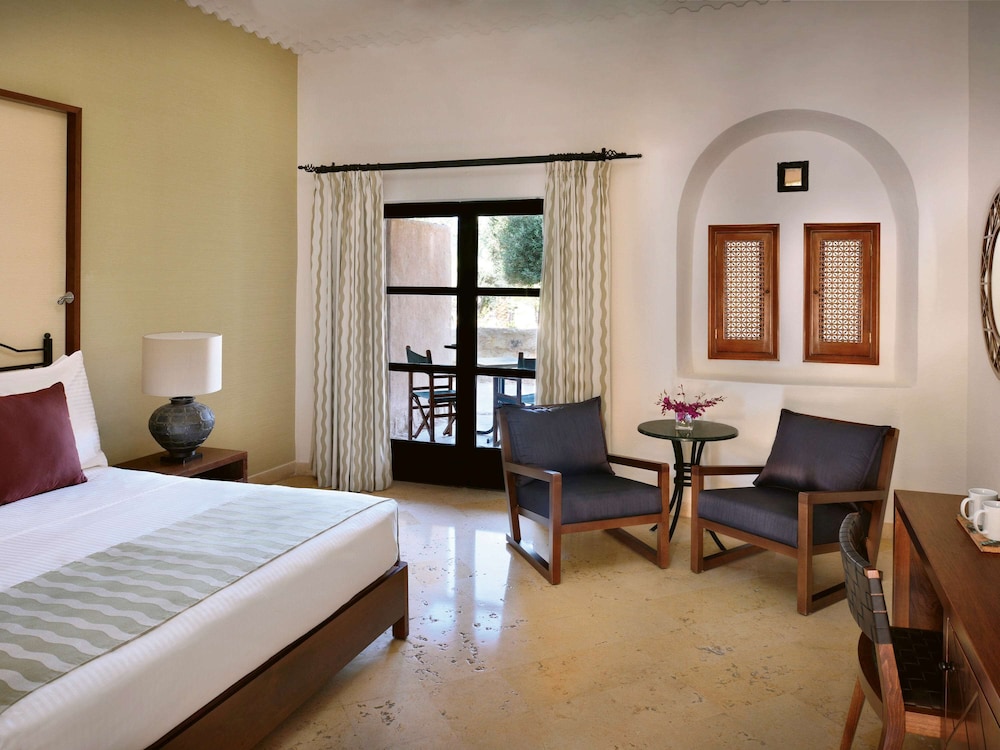 Superior Room, 1 King Bed - Photo 1