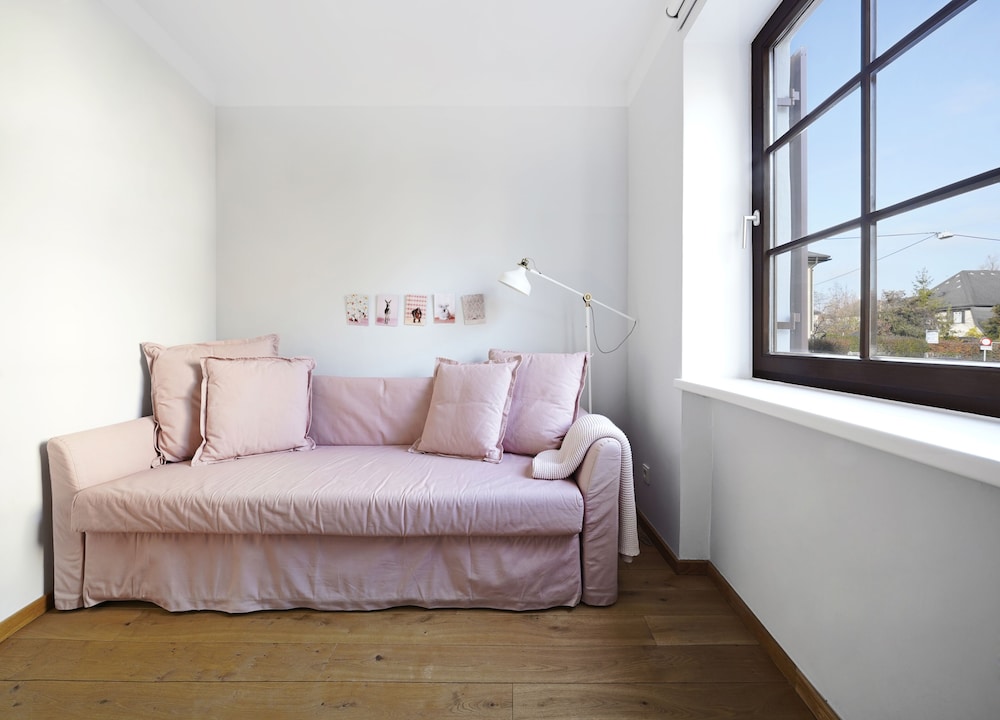 XL 3 Bedroom Apartment, Sofa Bed, Balcony - Photo 12