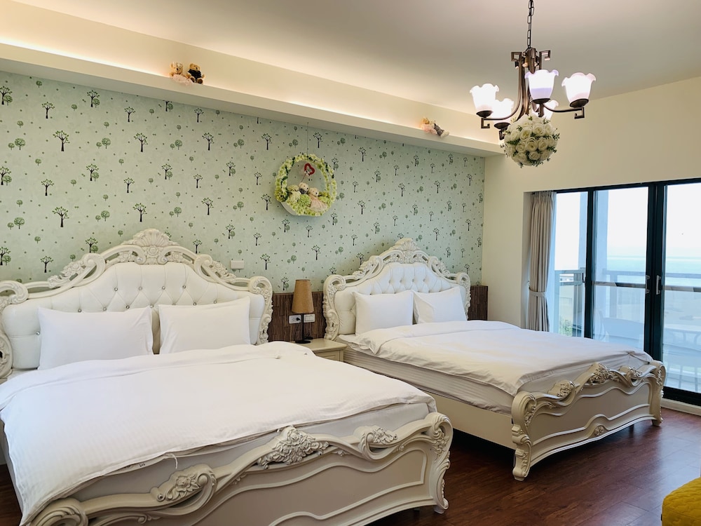 Superior Quadruple Room, Ocean View (302) photo 1