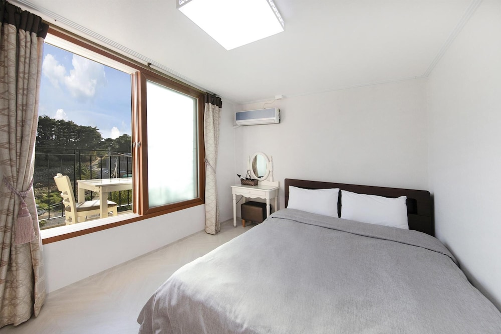 Basic Room, 1 Bedroom (Lavender(Mountain View)) photo 1