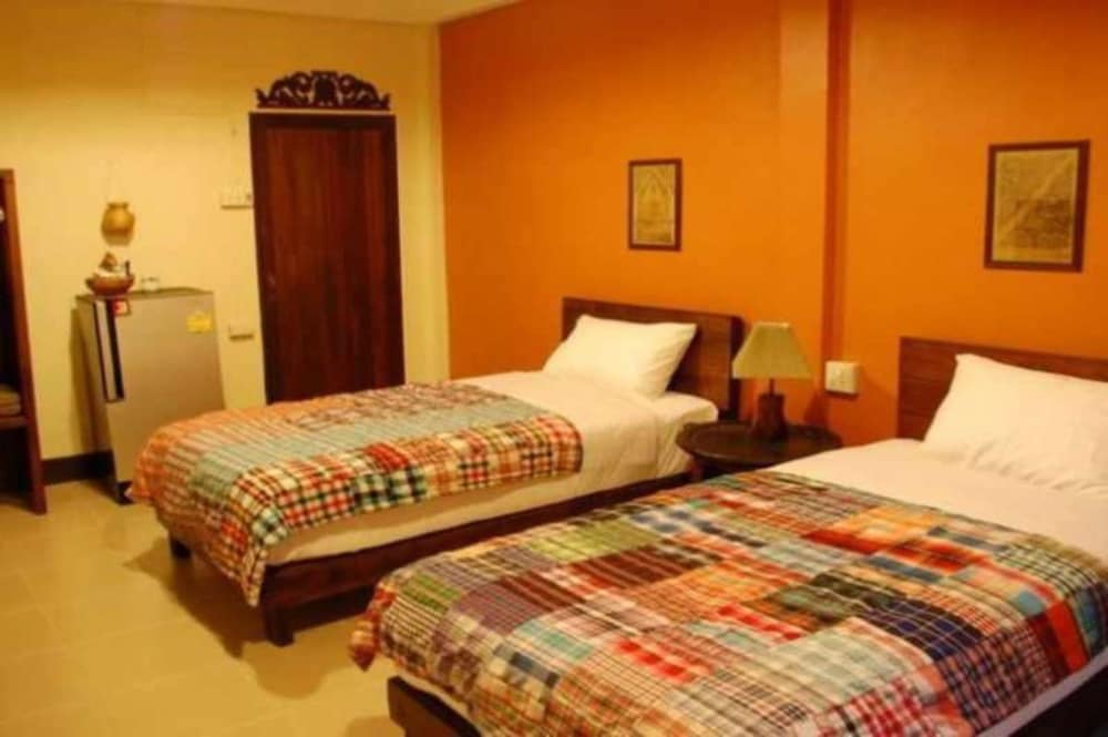 Jasmine Deluxe Twin Bed photo 1