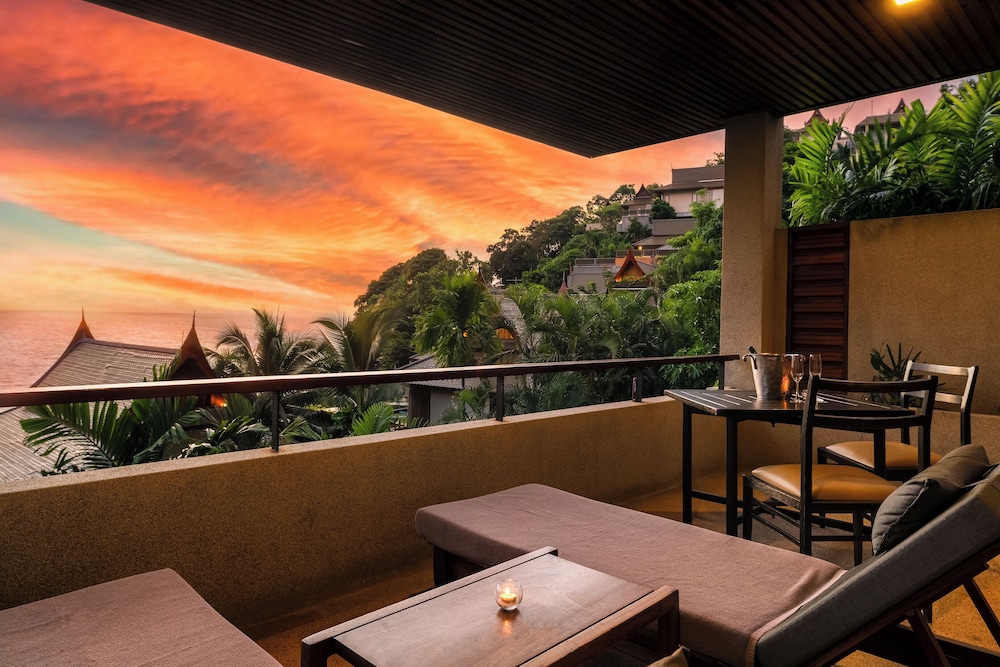 Grand Thai with Natural Ocean View & Spa Bath - Photo 6