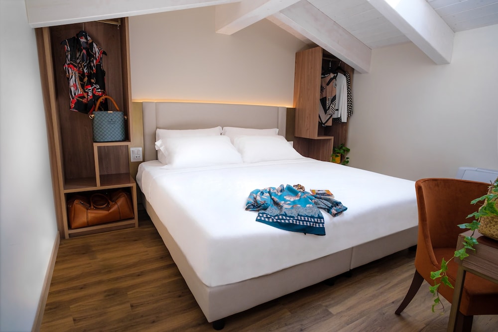 Classic Single Room