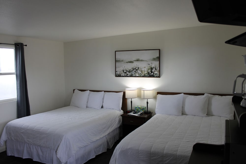 Double Room, 2 Queen Beds photo 1
