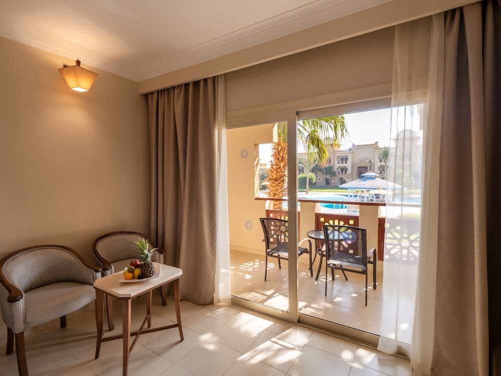 Family Room, Garden View