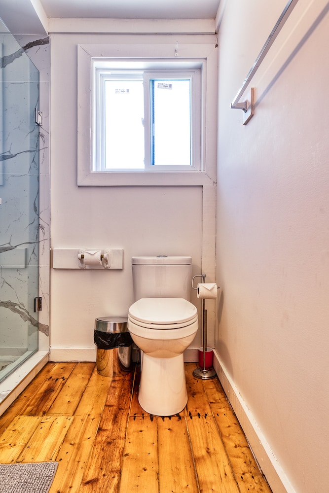Townhome Suite 215 - Ground Floor - Photo 3