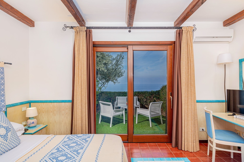 Comfort Triple Room, Partial Sea View - Photo 2
