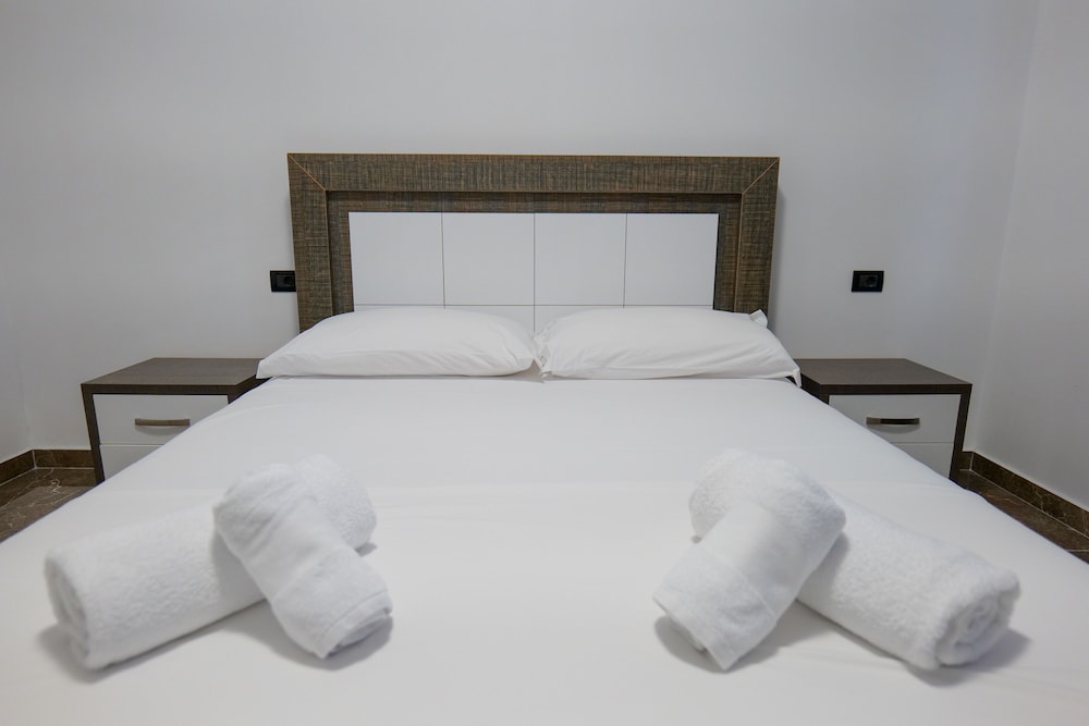 Quadruple Room, Partial Sea View photo 3
