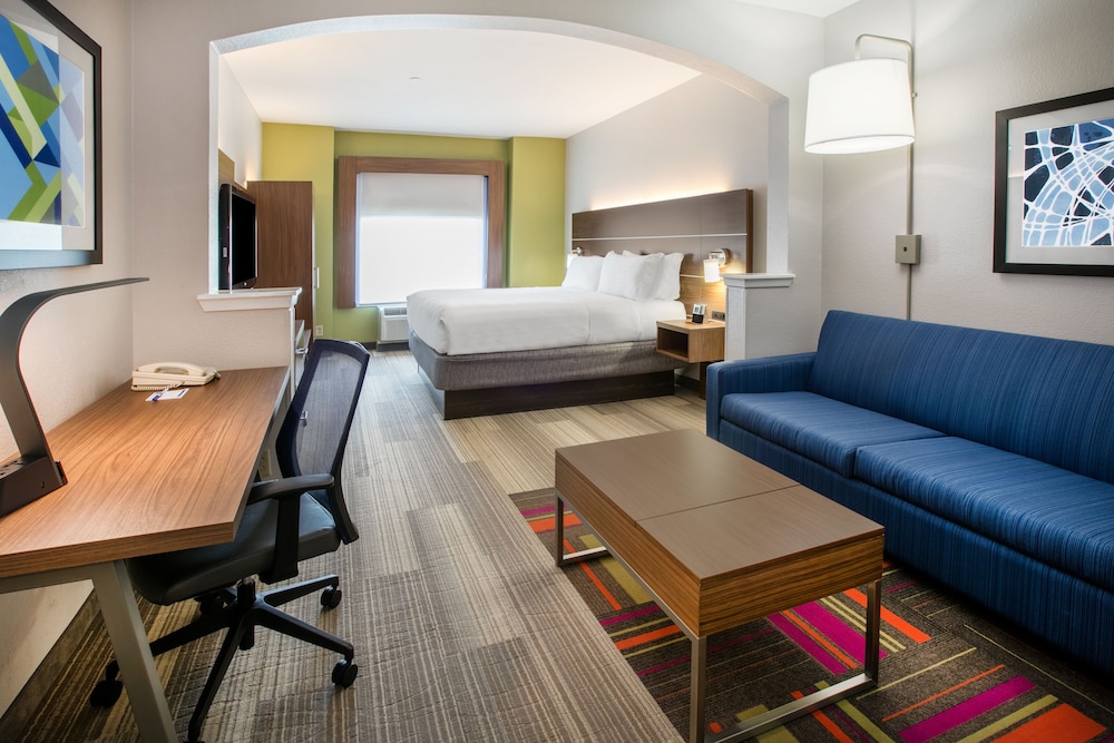 Suite, 1 King Bed (Additional Living Area) - Photo 3