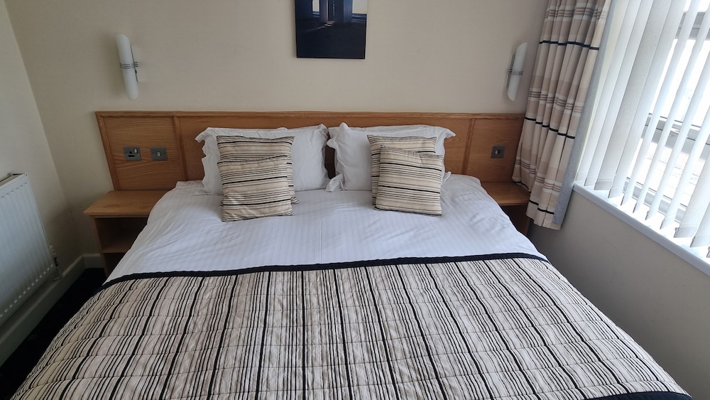 09 Clitheroe Suite 4-Star, 1 Bedroom, Sea View, Beachfront (plus 1 free baby)