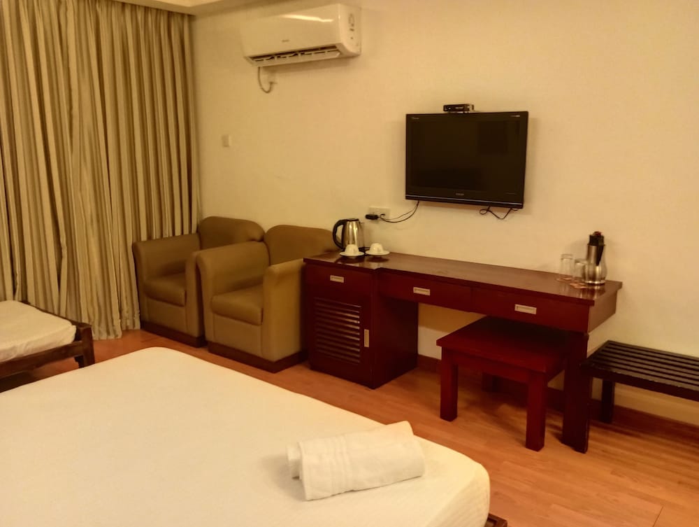 Deluxe Triple Room, Multiple Beds, Non Smoking, Lake View photo 2