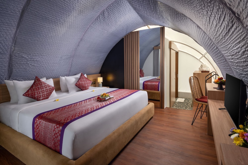 Deluxe Glamping Tent - Photo 3