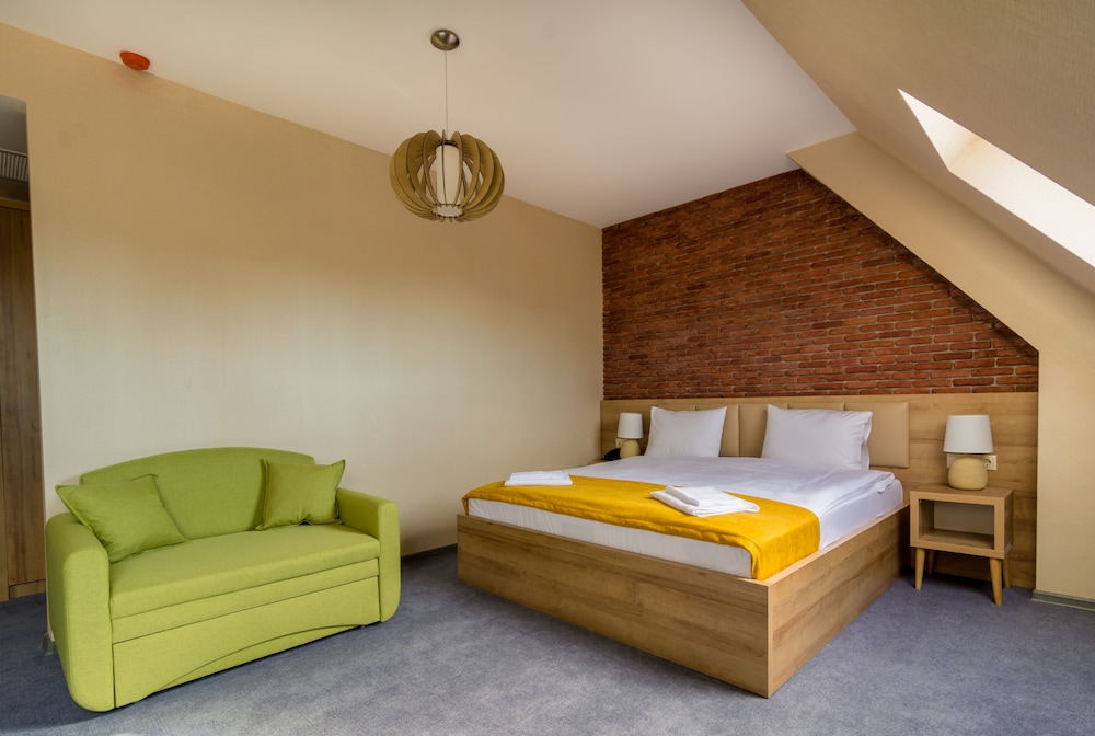 Double Room (with extra bed) photo 3