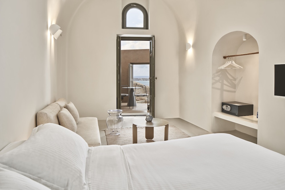 Suite, Jetted Tub, Sea View - Photo 11