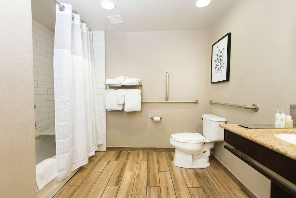 Room, Accessible, Non Smoking thumbnail 5