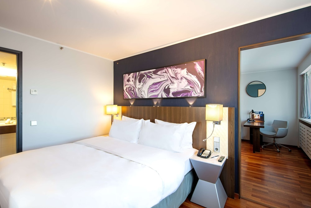 Suite, Balcony (Old Town View) - Photo 4