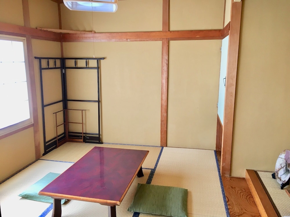 Japanese Style Quadruple Room, Shared Bathroom photo 1
