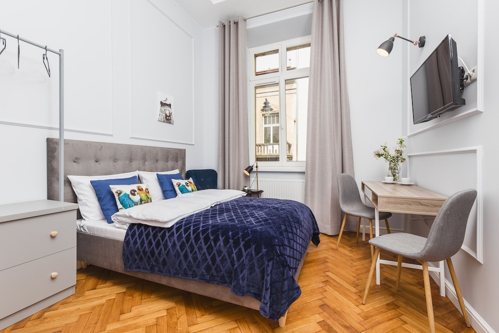 4. Private Room - Traveler's Best Choice