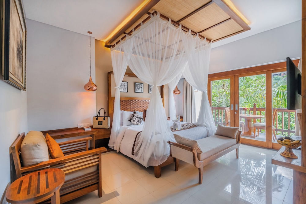 Suite Room with Valley View