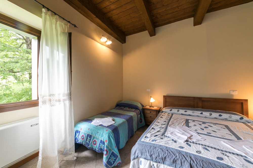 Triple Room, Hill View (Castagna) photo 3