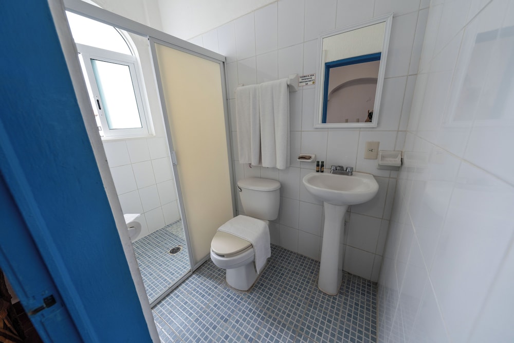 Traditional 2 single beds with balcony city view photo 2